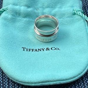 Tiffany 1837 wide ring